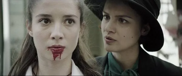 Zaman ve mekanı büken film: Put Şeylere Film Yorumu