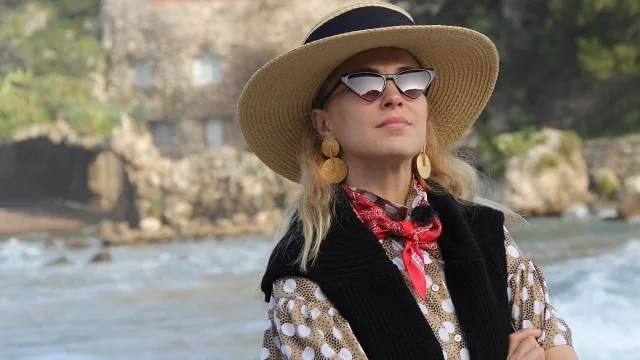 Burcu Esmersoy ile Dünya Avucunuzda Vodafone Red’in katkılarıyla Sicilya’da!