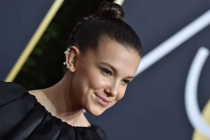 Millie Bobby Brown’lu Enola Holmes Geliyor!