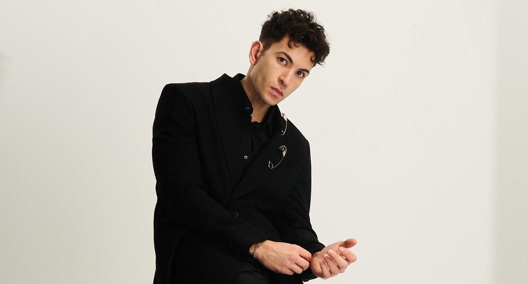 Berk Ali Çatal: ”Sahnede başka, televizyonda ya da sinemada başka matematikler kuran, başka çalışma prensipleri benimseyen bir Berk var.”